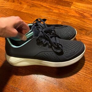 Crocs LiteRide Sneakers Size 8w USED